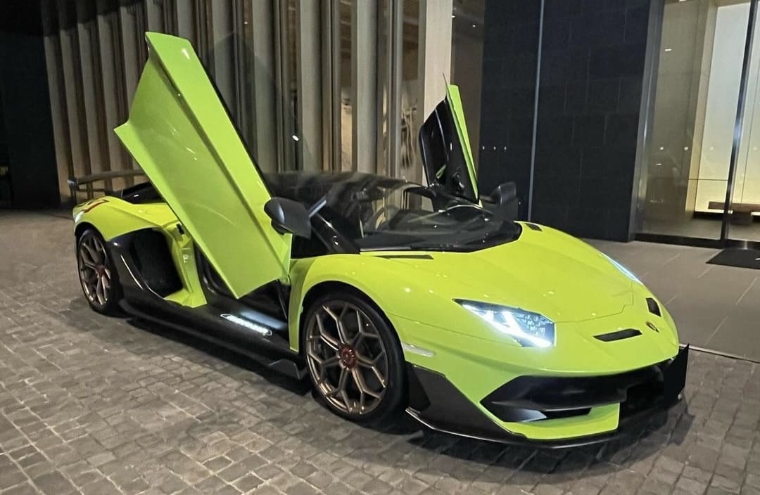 Lamborghini 4